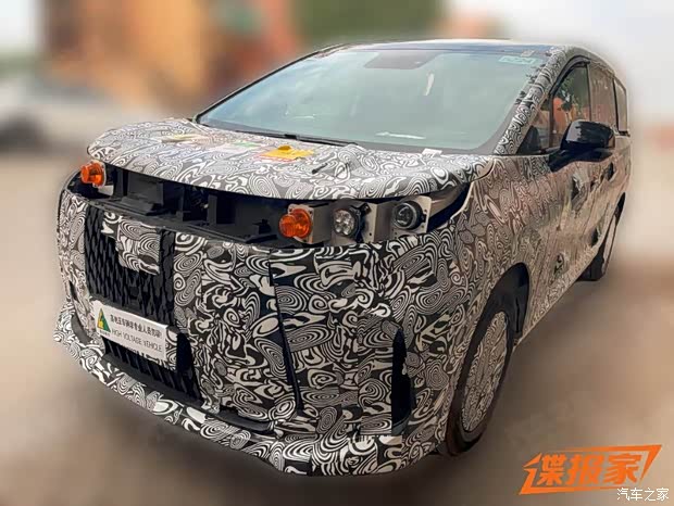 有望于2026年发布 享界MPV谍照曝光 配大尺寸进气格栅