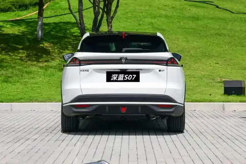 中型SUV间的较量,零跑C11和深蓝S07,谁更划算?