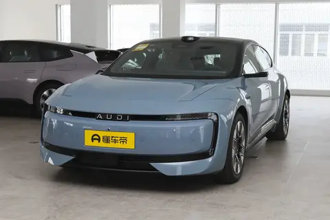 20万级买豪华纯电，德系品质又实惠，家用推荐奥迪E5